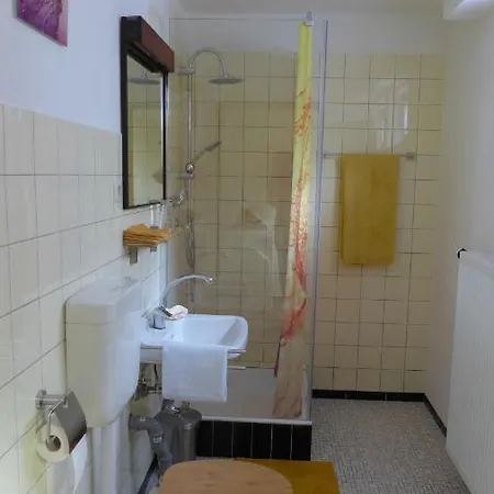 Gemuetliches Mit Doppelbett Und Tischtennisraum Casa de hóspedes Tuchenbach