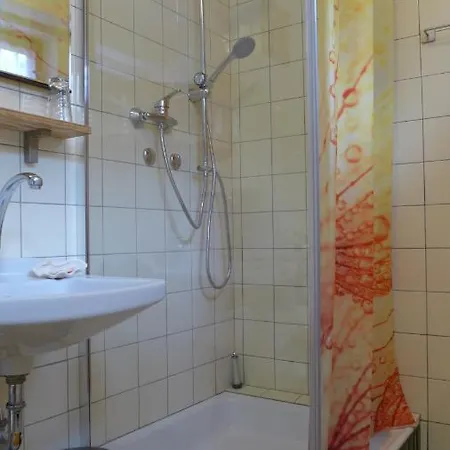 Gemuetliches Mit Doppelbett Und Tischtennisraum Casa de hóspedes Tuchenbach